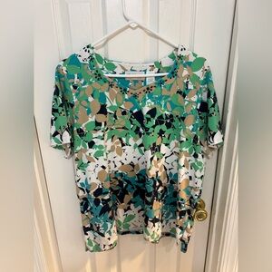 Alfred Dunner Green and Tan Floral Short Sleeve Top